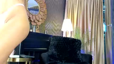 Snapshot of lovingblondie chatting on 07/03/26, 02:40 Nora online show from 07/03/26, 02:40
