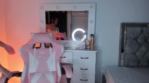 Snapshot of lovingdarcy_ chatting on 10/31/25, 11:00 Susana online show from 10/31/25, 11:00