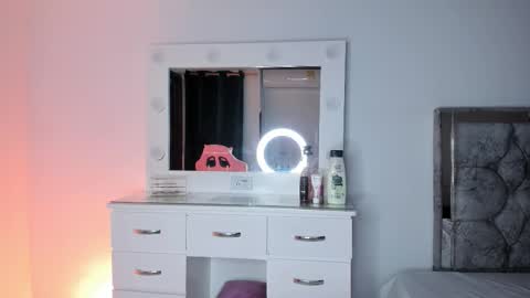 Snapshot of lovingdarcy_ chatting on 11/19/25, 11:32 Susana online show from 11/19/25, 11:32