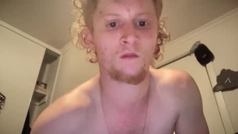 Snapshot of lowkey42011 chatting on 11/03/25, 04:52 lowkey42011 online show from 11/03/25, 04:52