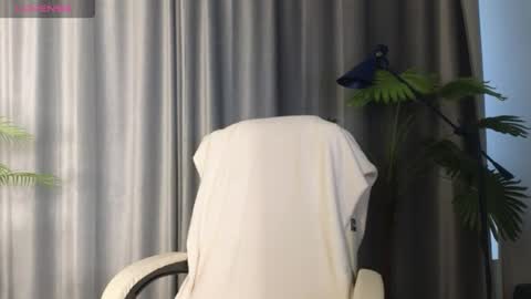 lowkeywild_ online show from 07/28/26, 03:46