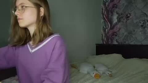 Snapshot of lowress chatting on 03/05/25, 11:28 Karmell online show from 03/05/25, 11:28