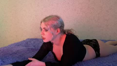 Snapshot of loxsu chatting on 06/07/26, 09:51 Aiden and Emma online show from 06/07/26, 09:51