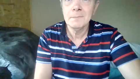 Snapshot of lu485947452685193669 chatting on 05/20/26, 09:04 lu485947452685193669 online show from 05/20/26, 09:04