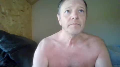 Snapshot of lu485947452685193669 chatting on 05/25/26, 11:05 lu485947452685193669 online show from 05/25/26, 11:05