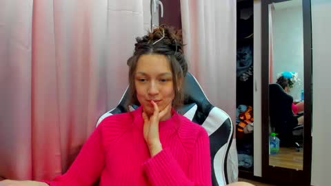 Snapshot of lu_krecia chatting on 12/23/24, 06:16 Lu krecia online show from 12/23/24, 06:16