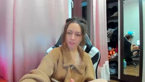 Snapshot of lu_krecia chatting on 12/23/24, 10:23 Lu krecia online show from 12/23/24, 10:23