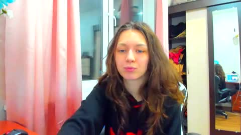 Snapshot of lu_krecia chatting on 12/25/24, 04:43 Lu krecia online show from 12/25/24, 04:43