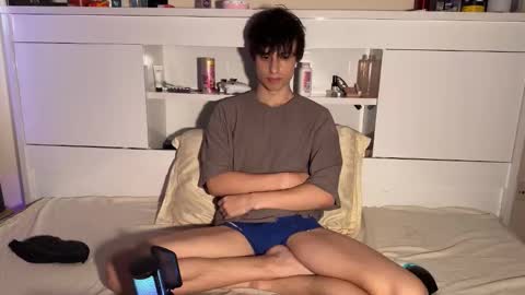 Snapshot of luan2006lovecarti chatting on 09/24/25, 03:32 luan online show from 09/24/25, 03:32