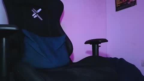 Snapshot of luan_goon chatting on 11/27/25, 02:30 online show from 11/27/25, 02:30