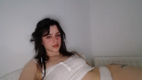 luana online show from 10/14/25, 09:48