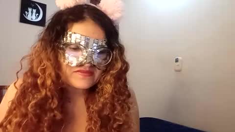 Snapshot of luanapowerful chatting on 11/24/25, 08:19 luanapowerful online show from 11/24/25, 08:19