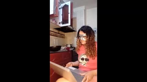 Snapshot of luanapowerful chatting on 12/16/25, 12:48 luanapowerful online show from 12/16/25, 12:48