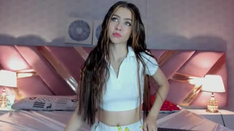 LuanaStonne online show from 09/10/25, 04:23
