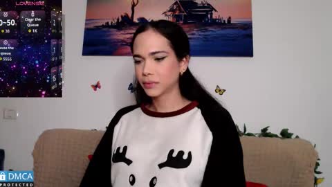 luara_ online show from 11/30/25, 10:14