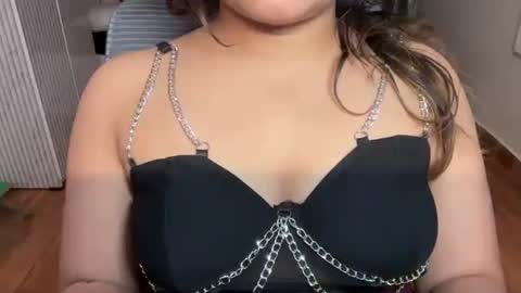 Snapshot of lubna_07 chatting on 12/26/24, 06:01 slow poison online show from 12/26/24, 06:01