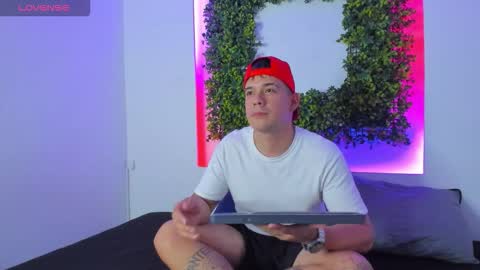 Snapshot of luc_sforza chatting on 10/30/25, 01:12 luc_sforza online show from 10/30/25, 01:12