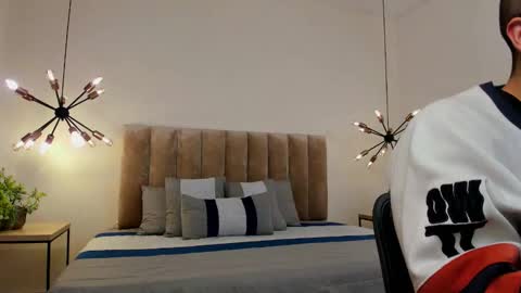 luca_morettii online show from 09/23/25, 12:19