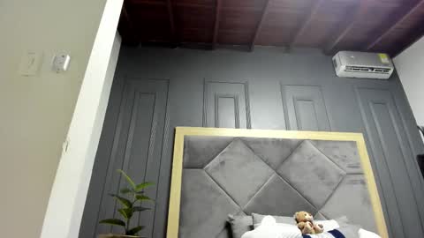 Snapshot of luca_morettii chatting on 11/20/25, 12:05 luca_morettii online show from 11/20/25, 12:05