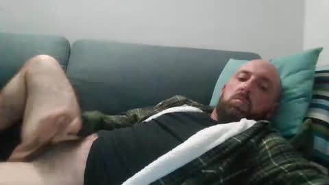 Snapshot of lucabeech88 chatting on 10/19/25, 08:53 Luca online show from 10/19/25, 08:53