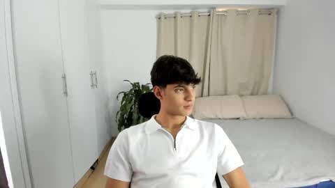 lucacosta19 online show from 04/25/26, 08:17