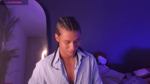   online show from 10/13/25, 09:53