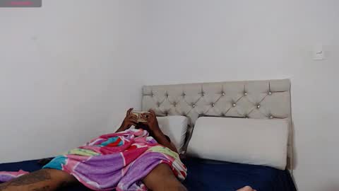 Lucas Montesori online show from 10/12/25, 04:33