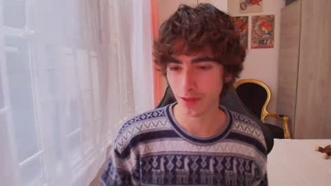 lucas_xo online show from 10/13/25, 06:19