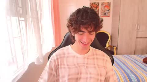 lucas_xo online show from 10/17/25, 05:04