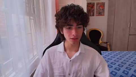lucas_xo online show from 10/30/25, 07:36
