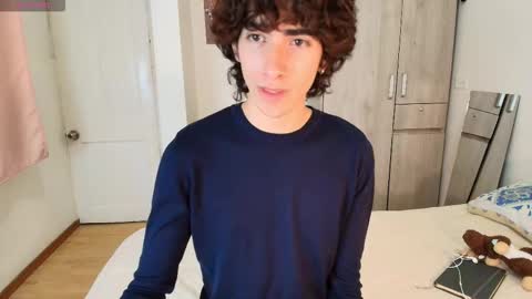 lucas_xo online show from 11/17/25, 12:05