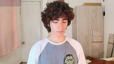 lucas_xo online show from 11/20/25, 05:51