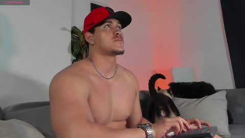 Snapshot of lucasanto_ chatting on 01/24/25, 04:59 LUCA SANTOS online show from 01/24/25, 04:59