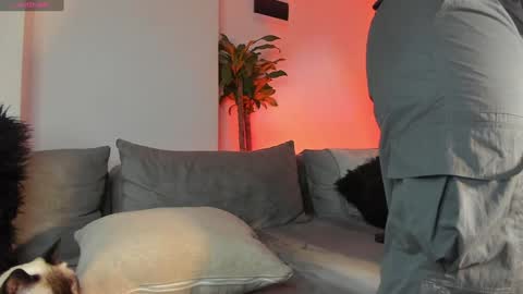 Snapshot of lucasanto_ chatting on 01/30/25, 04:37 LUCA SANTOS online show from 01/30/25, 04:37