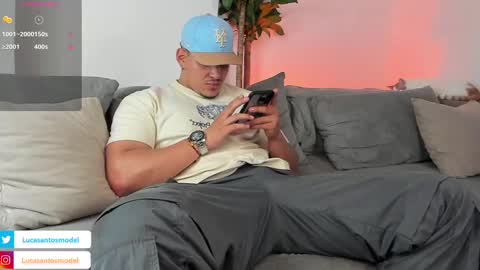 Snapshot of lucasanto_ chatting on 03/04/25, 03:44 LUCA SANTOS online show from 03/04/25, 03:44