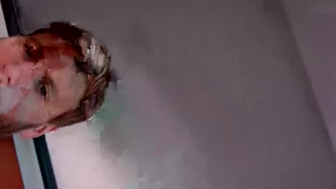 Snapshot of lucasb_87 chatting on 09/25/25, 11:03 lucasb_87 online show from 09/25/25, 11:03