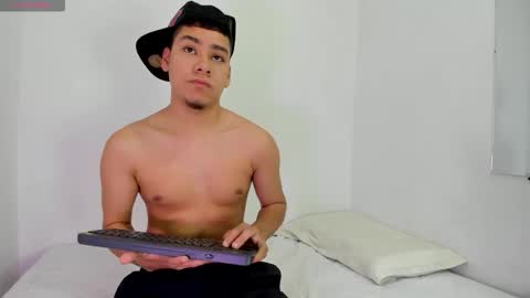 Snapshot of lucastorrez01 chatting on 02/26/26, 02:10 LUCAS TORREZ online show from 02/26/26, 02:10