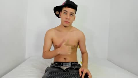 Snapshot of lucastorrez01 chatting on 04/04/26, 12:53 LUCAS TORREZ online show from 04/04/26, 12:53