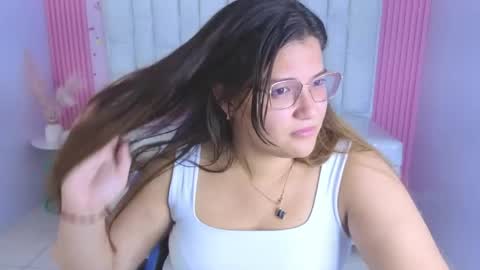 Snapshot of lucero_s chatting on 06/04/26, 03:01 Lucero online show from 06/04/26, 03:01