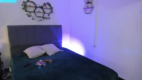 Lucero  online show from 12/14/25, 03:23