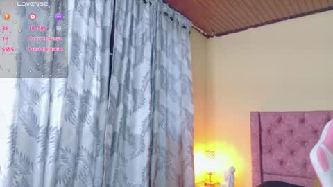 lucia_evans21 online show from 07/07/26, 10:58