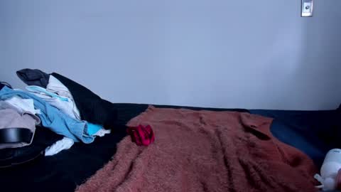 Snapshot of lucia_fuster chatting on 12/09/24, 08:01 Lucia online show from 12/09/24, 08:01