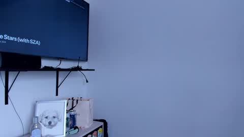 Snapshot of lucia_fuster chatting on 01/07/25, 04:27 Lucia online show from 01/07/25, 04:27