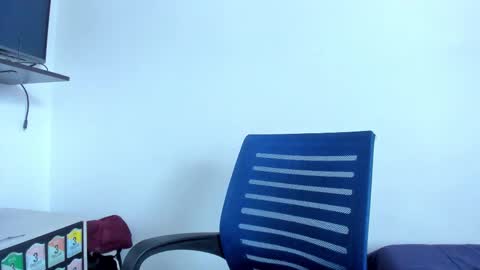 Snapshot of lucia_fuster chatting on 10/18/25, 09:37 Lucia online show from 10/18/25, 09:37