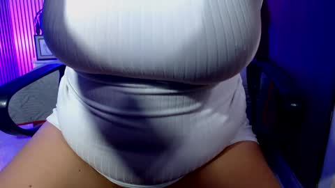 LUCIA online show from 09/10/25, 02:50