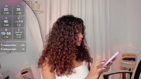 Snapshot of lucia_lee_ chatting on 02/08/25, 12:17 Lucia online show from 02/08/25, 12:17