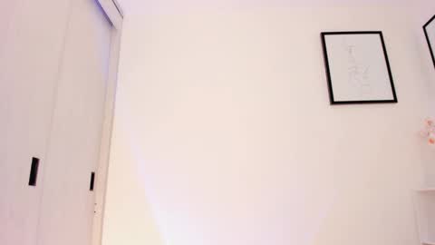 Snapshot of lucia_lee_ chatting on 09/18/25, 09:39 Lucia online show from 09/18/25, 09:39