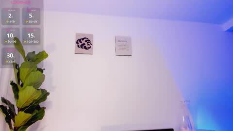 Snapshot of lucia_lee_ chatting on 10/18/25, 07:14 Lucia online show from 10/18/25, 07:14