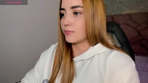 lucia star  online show from 12/09/24, 09:58