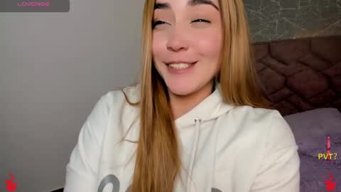 lucia star  online show from 12/10/24, 01:00